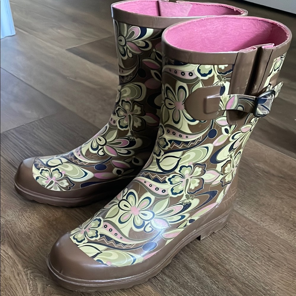 Women’s Floral Waterproof Winter Rain Boots - Brown with Pink Lining